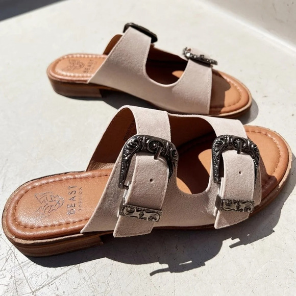 Beast Tan Suede Western Buckle Slip On Slide Sandals in Sand New - Picture 7 of 8